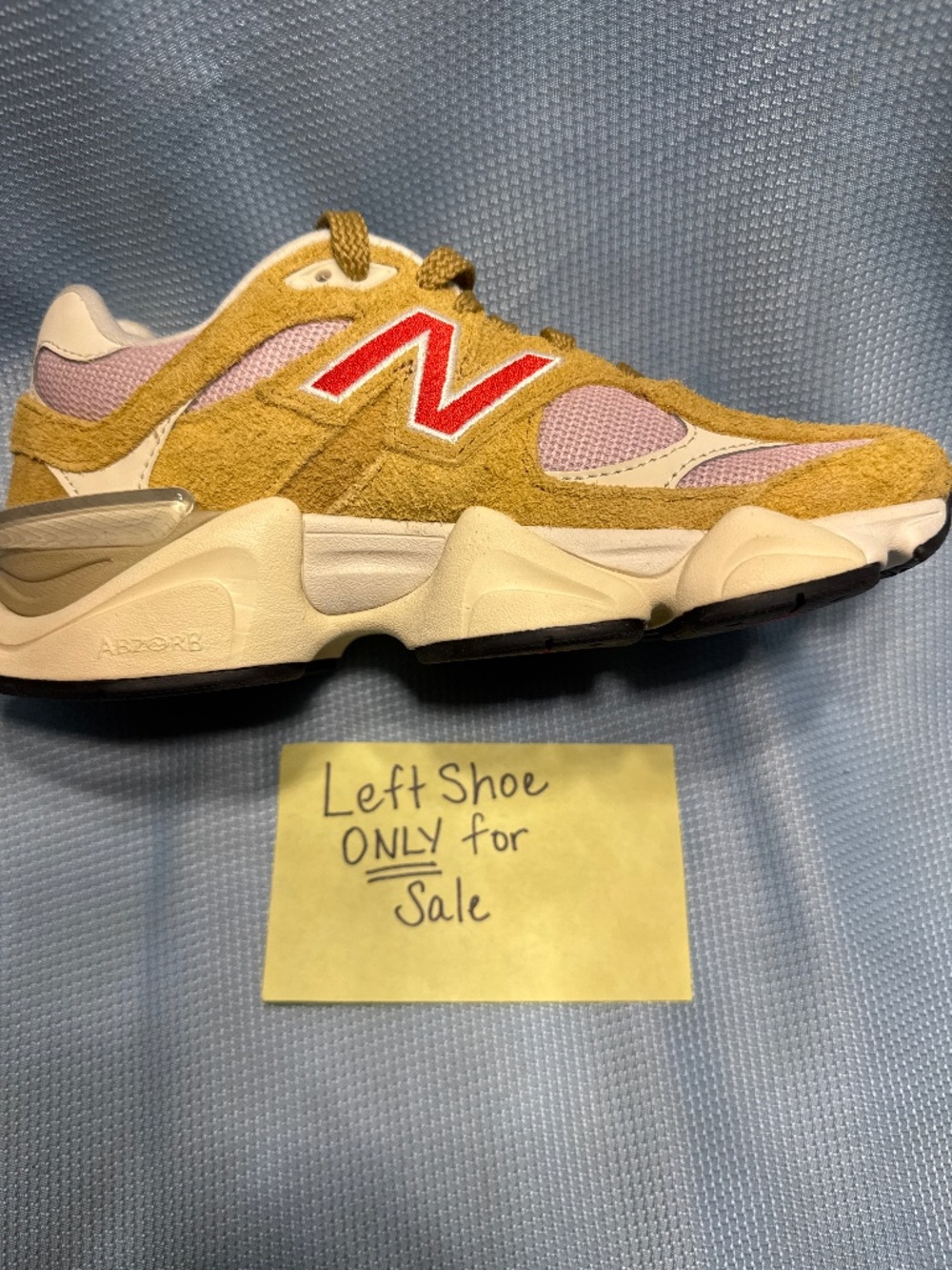 LEFT SHOE ONLY FOR SALE! New Balance Men’s size 4 or women’s size 5.5